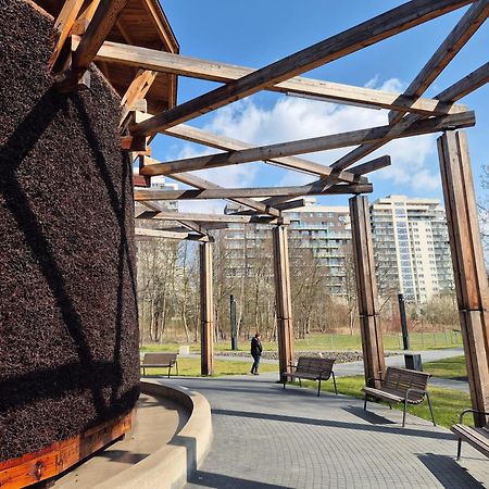 Apartament Wsrod 1000Cy Swiatel - Z Parkingiem W Hali Garazowej- Duzy Balkon Z Lezakami - Piekny Widok Noca Na Panorame Tysiaclecia Katowice Ngoại thất bức ảnh