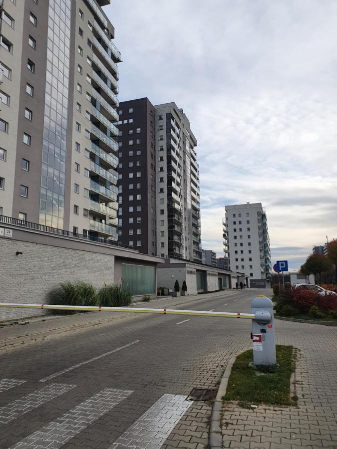 Apartament Wsrod 1000Cy Swiatel - Z Parkingiem W Hali Garazowej- Duzy Balkon Z Lezakami - Piekny Widok Noca Na Panorame Tysiaclecia Katowice Ngoại thất bức ảnh
