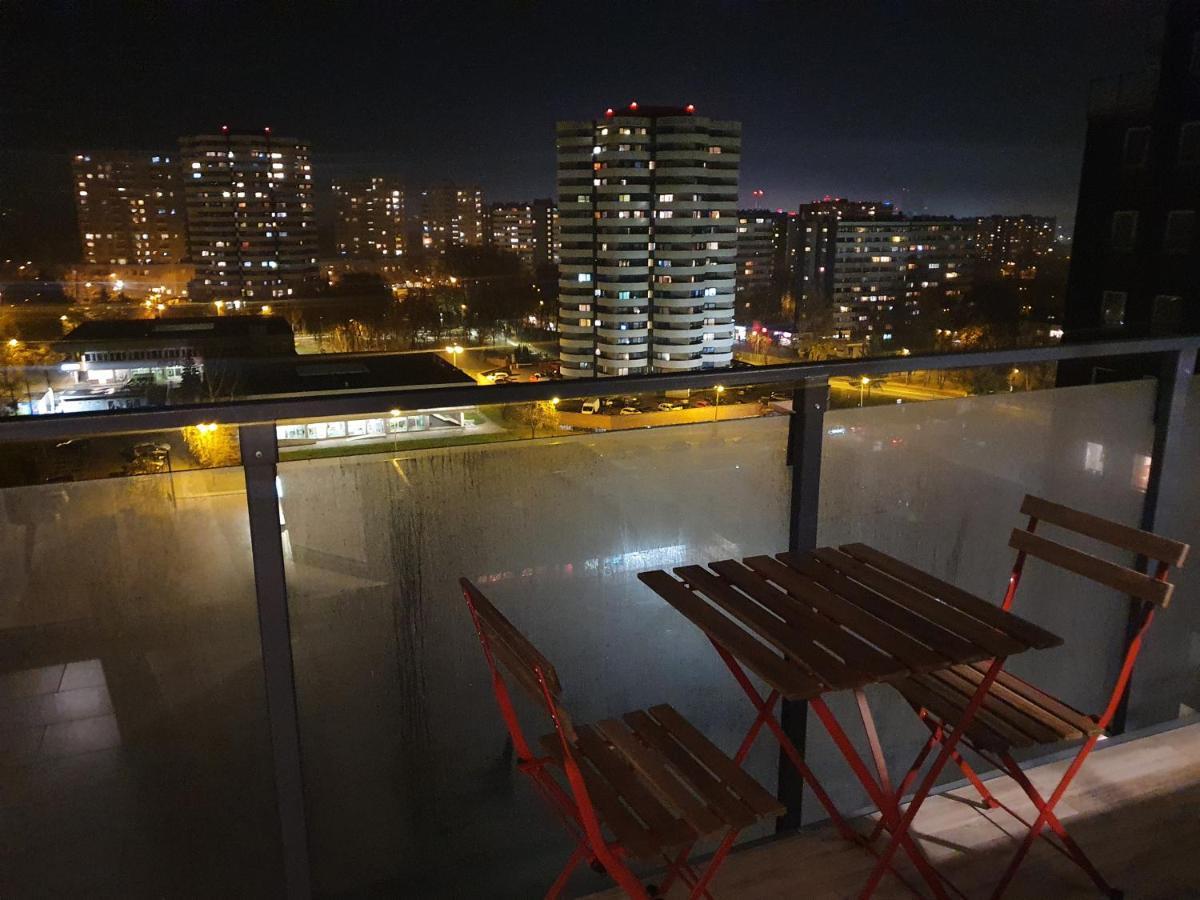 Apartament Wsrod 1000Cy Swiatel - Z Parkingiem W Hali Garazowej- Duzy Balkon Z Lezakami - Piekny Widok Noca Na Panorame Tysiaclecia Katowice Ngoại thất bức ảnh
