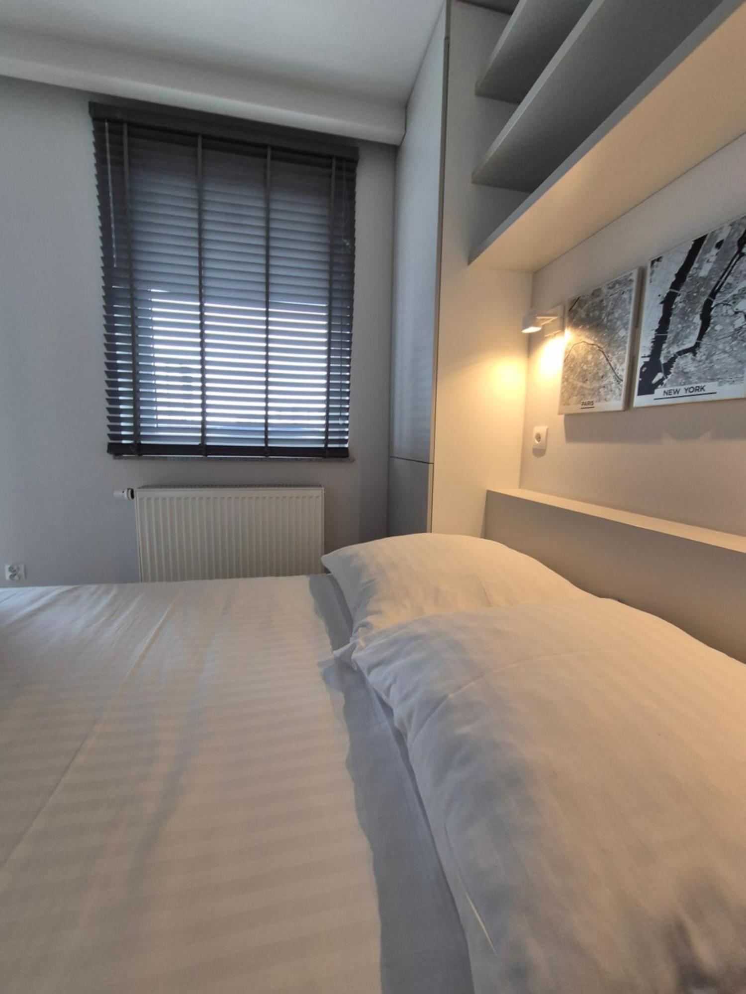 Apartament Wsrod 1000Cy Swiatel - Z Parkingiem W Hali Garazowej- Duzy Balkon Z Lezakami - Piekny Widok Noca Na Panorame Tysiaclecia Katowice Ngoại thất bức ảnh